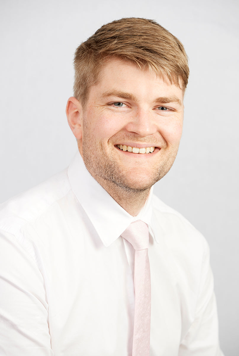 $220.00 Corporate Headshots Plus Package – Five Images of Your Choice